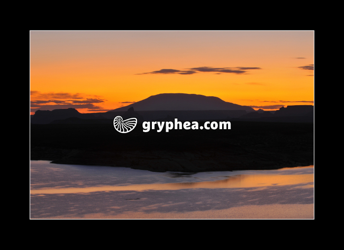 Sunrise on Lake Mead (Arizona, USA) - gryphea.com